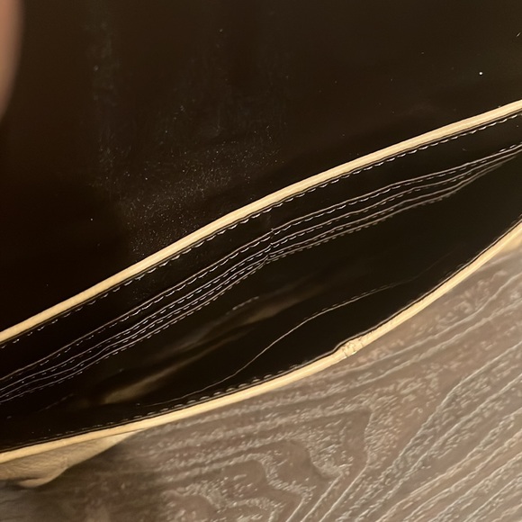 *AUTHENTIC- Coach Wristlet - Picture 6 of 6